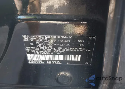 2016 Toyota Rav4 Xle z USA, uszkodzony, nr VIN 2T3WFREV9GW263286